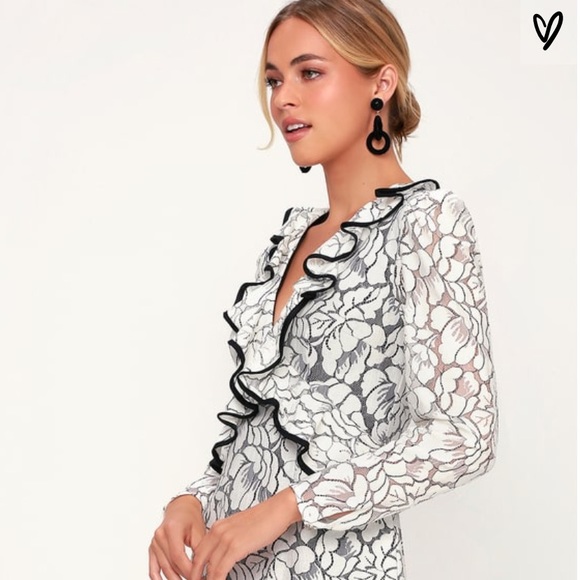 Lulus Dresses & Skirts - White lace lulus dress